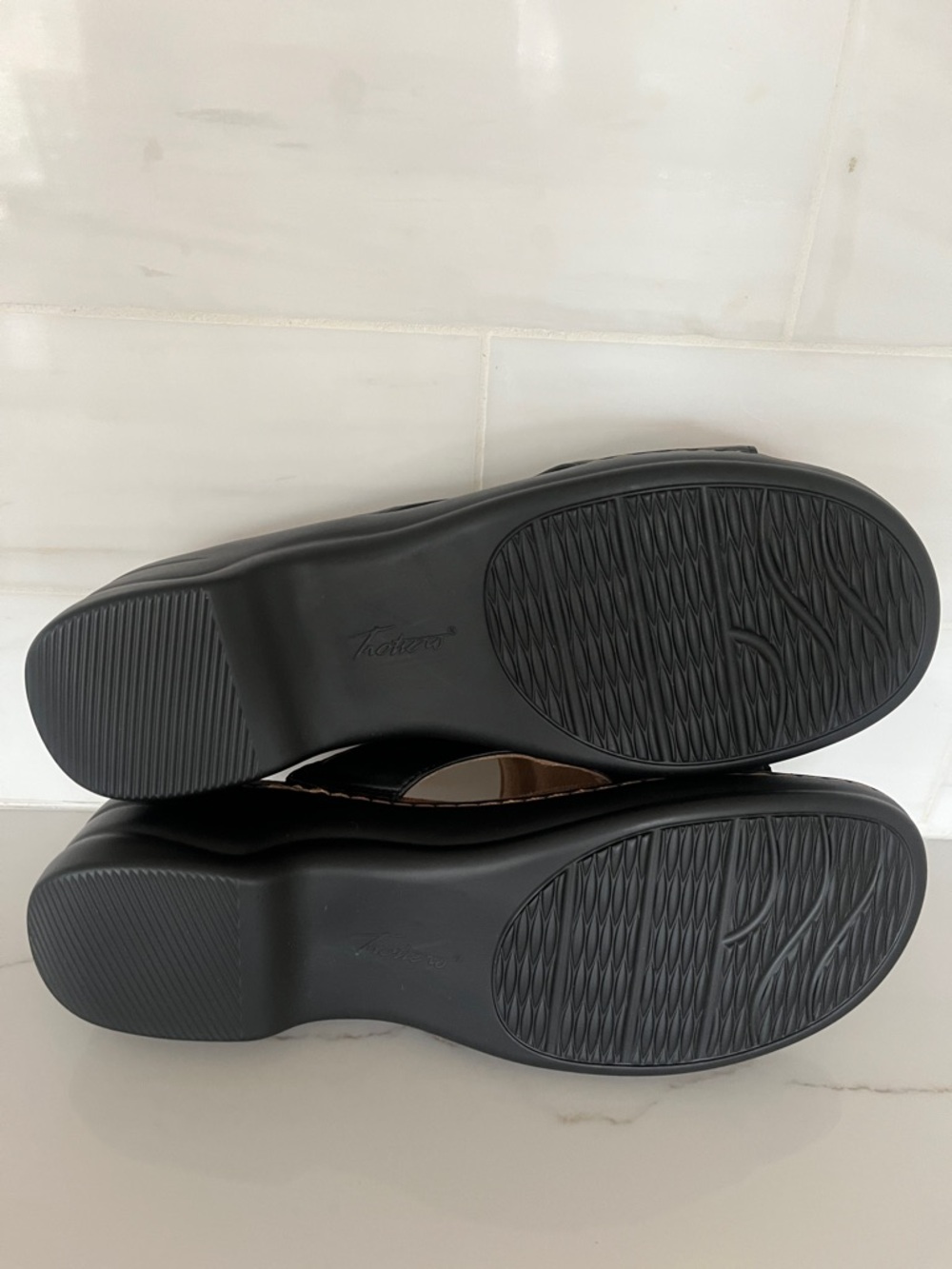 Trotters NEW Nara Black Leather Sandal Slide size 10 Narrow - Picture 9 of 13